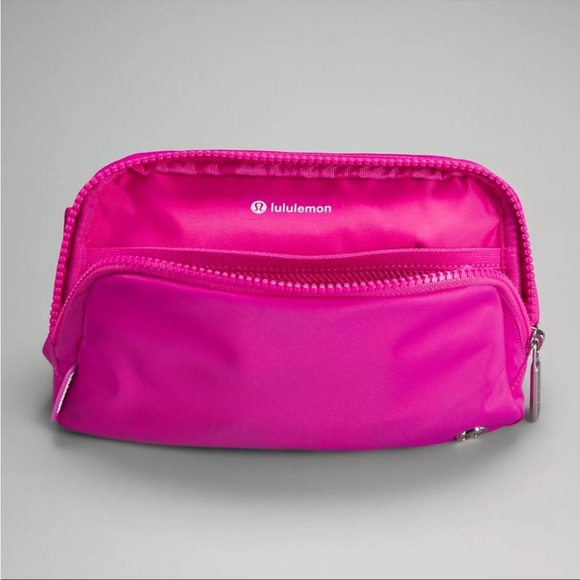 NWT Lululemon Everywhere Belt bag Sonic Pink 1L - Picture 13 of 15